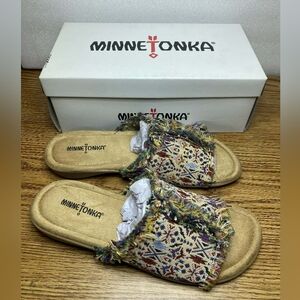 Minnetonka Women's Size 10WW Multicolor Samara Slides Flip Flops Sandals Slip On